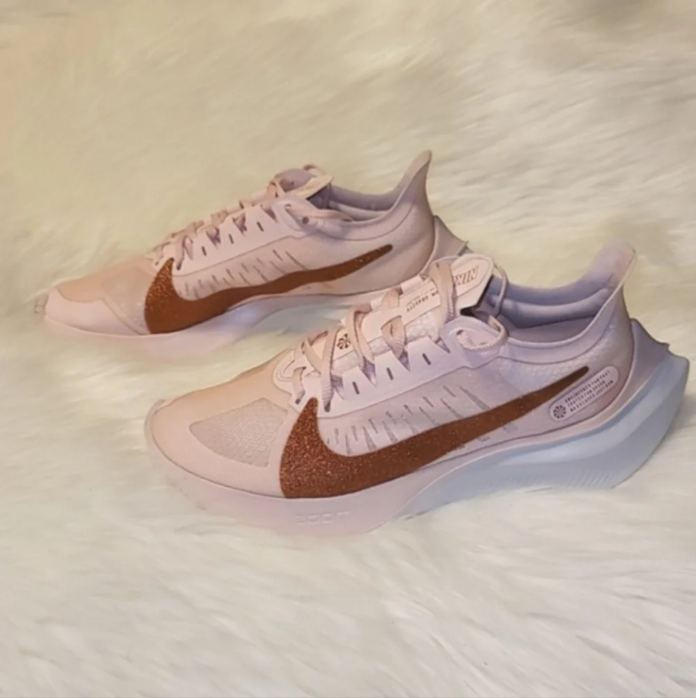 Nike Zoom Gravity Running Sneakers Echo Pink Metallic Red Bronze